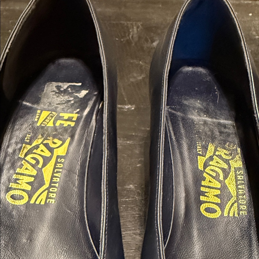 Salvatore Ferragamo Women's Navy Leather Heels vintage - Picture 10 of 14